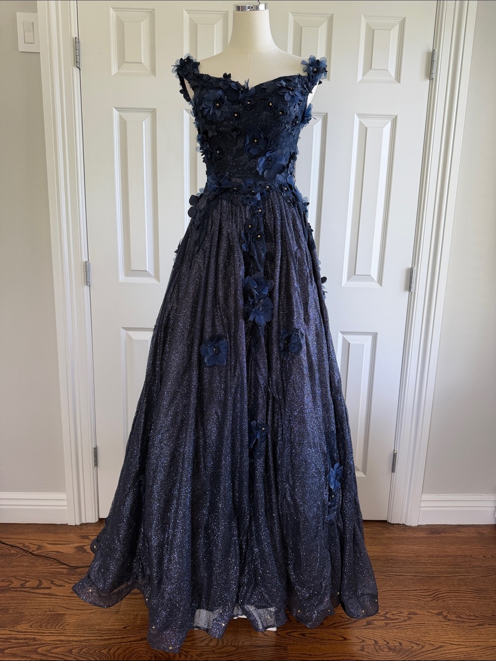 Elizabeth K Corset Lace-up Shimmer Quinceañera Ball Gown Floral 3D Appliqué XS